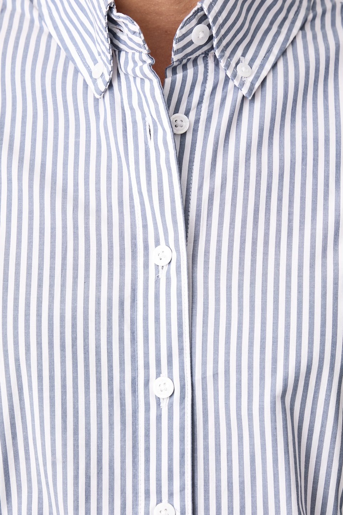 Koszula damska bawełniana z elastanem SLIM POPLIN Levi's niebieski 0084R