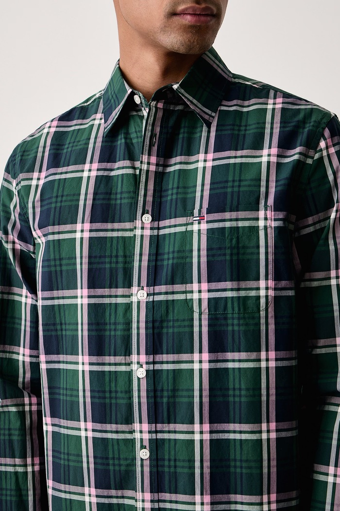 Košulja za muškarce od pamuka Tommy Jeans DM0DM23527 zelena