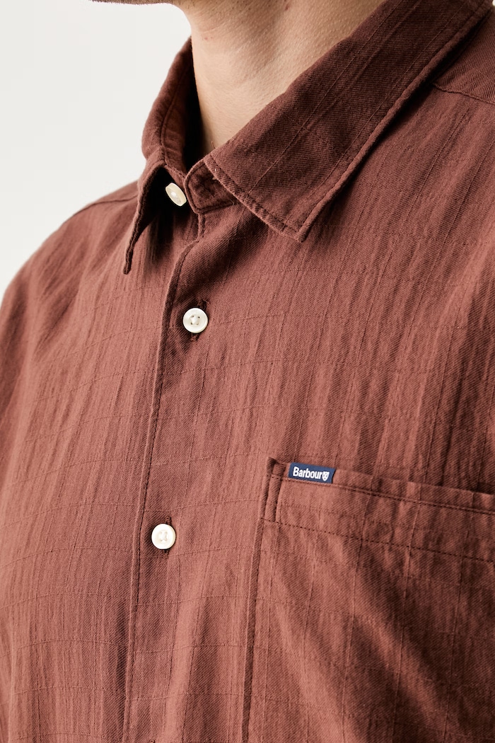 Barbour košile pánská bavlněná s elastanem Kingswood MSH5792 hnědá