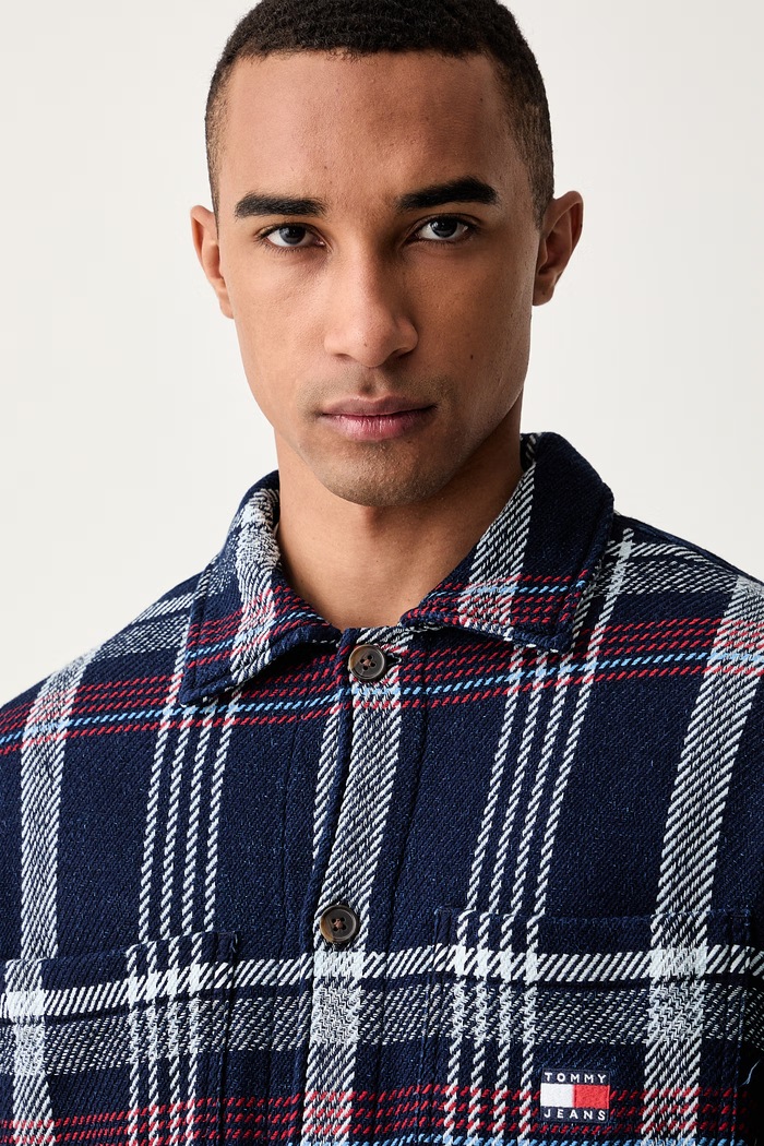 Tommy Jeans яке тип риза мъжко от памук тъмносин DM0DM23135