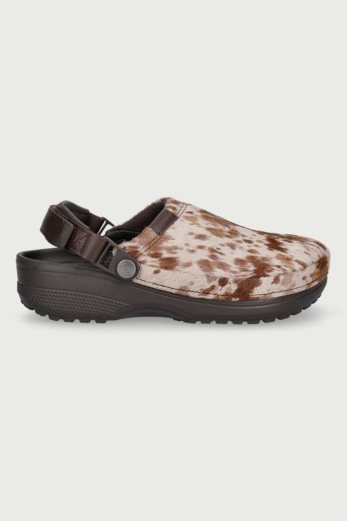 Crocs Classic Crafted Pony Hair Clog klapki damskie 214047.206 brązowy AW26