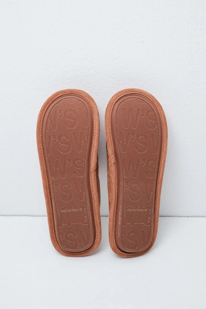 Miękkie kapcie damskie MMR MOC SLIPRS CAMEL women'secret 4994459 brązowy