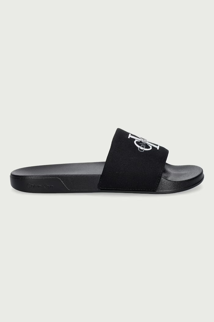Calvin Klein Női papucs ESS SLIDE CV WN HW0HW029580GJ fekete AW26