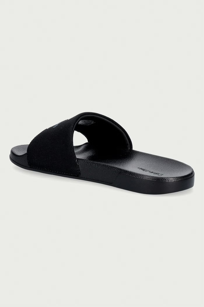 Παπούτσια Calvin Klein Σαγιονάρες Γυναικεία ESS SLIDE CV WN HW0HW029580GJ μαύρο