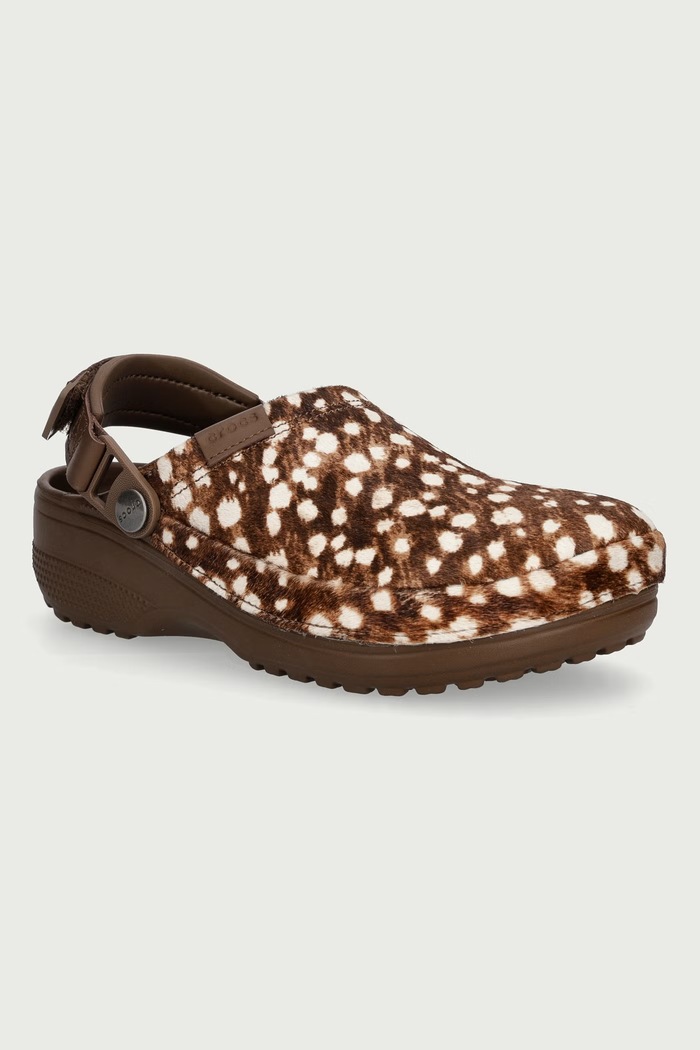 Crocs Klapki damskie skórzane Classic Crafted Pony Hair Clog brązowy 214047.2PO