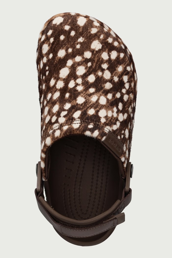 Klapki damskie skórzane Classic Crafted Pony Hair Clog Crocs 214047.2PO brązowy