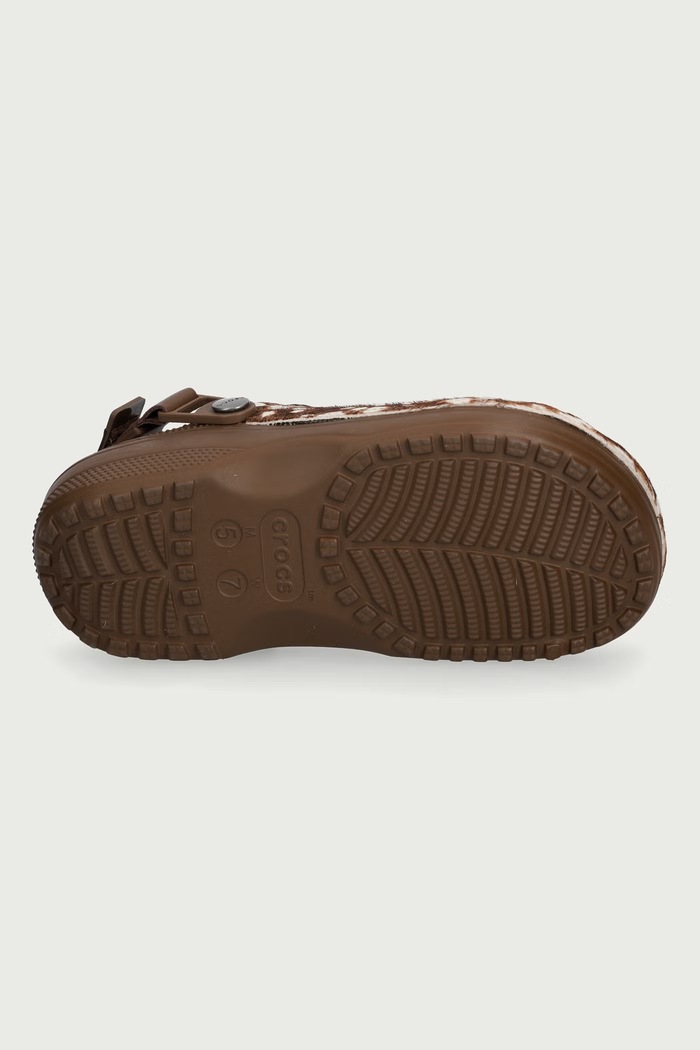 Klapki damskie skórzane Classic Crafted Pony Hair Clog Crocs brązowy 214047.2PO