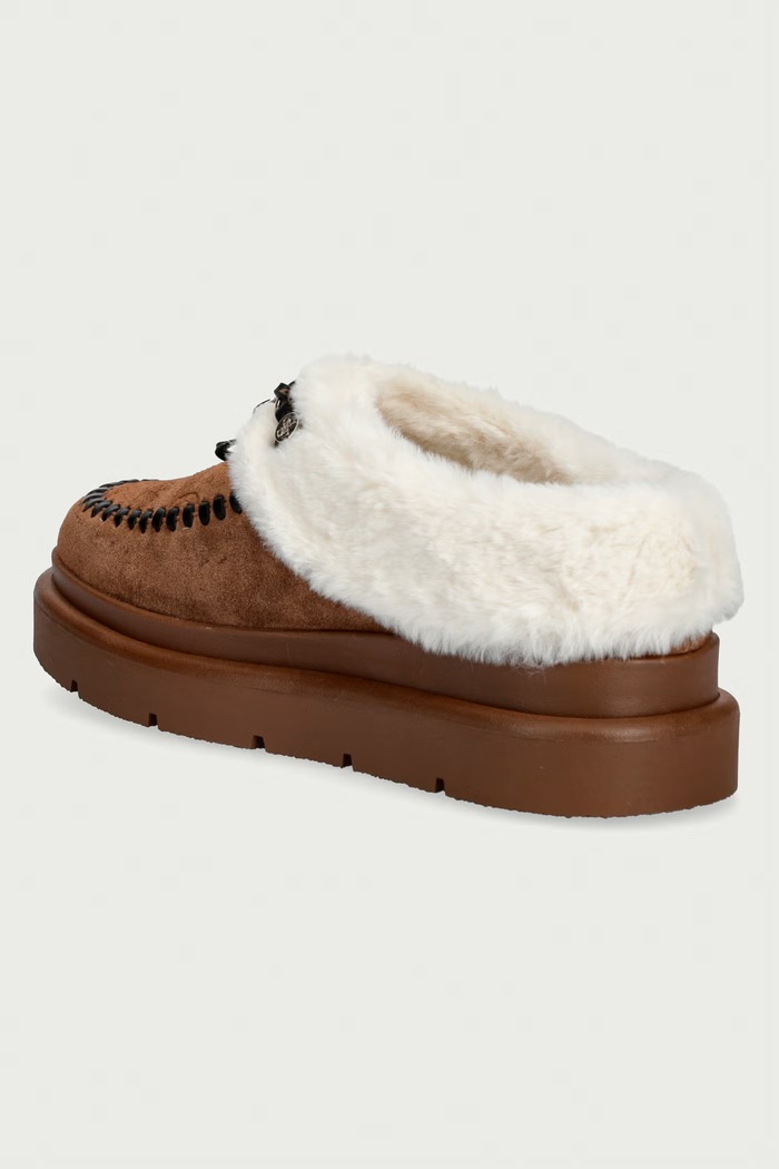 Încălțăminte Guess Papuci de casă pentru femei din piele întoarsă KENDRY FLFKEY.LEA19.TAN maro