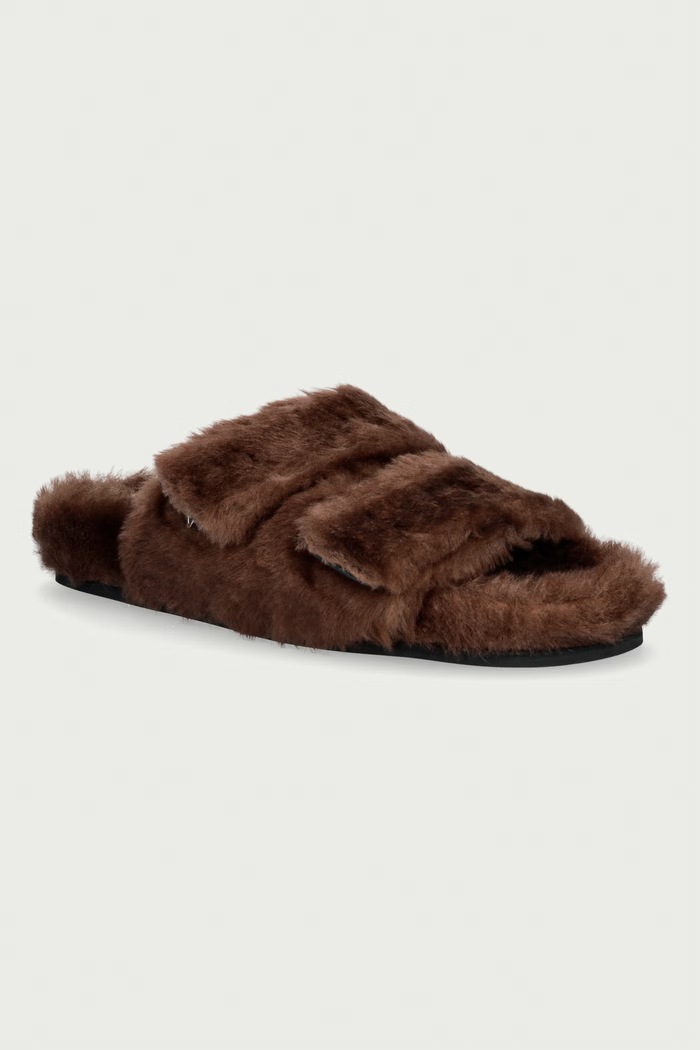 Weekend Max Mara Klapki damskie brązowy 2625526095600.CAMEL