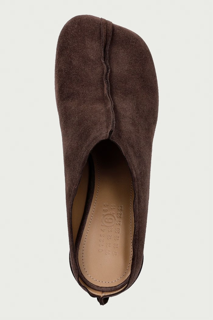 MM6 Maison Margiela klapki na słupku damskie zamszowe brązowy S59WX0085.P6385
