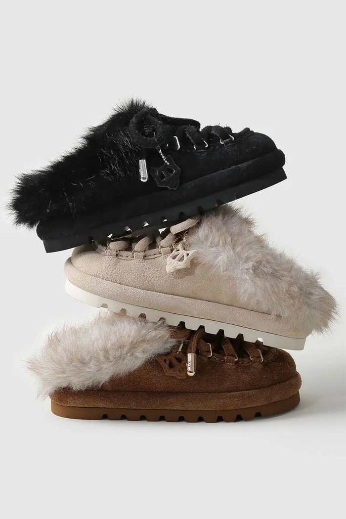 Naked Wolfe Kapcie damskie zamszowe Harlow Harlow.Ice.Suede