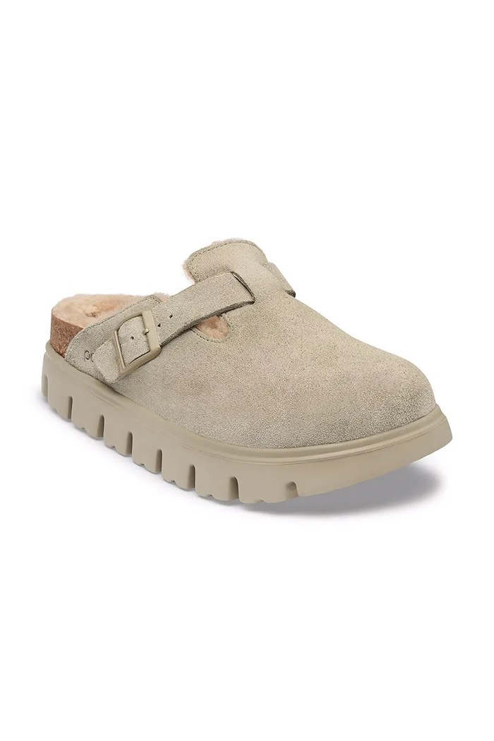 Birkenstock Boston Chunky Shearling LEVE klapki damskie zamszowe 1033028 beżowy AW26