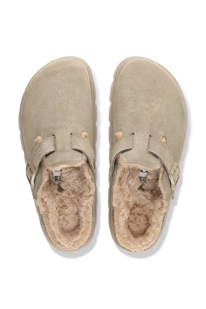 Boston Chunky Shearling LEVE klapki damskie zamszowe Birkenstock beżowy 1033028