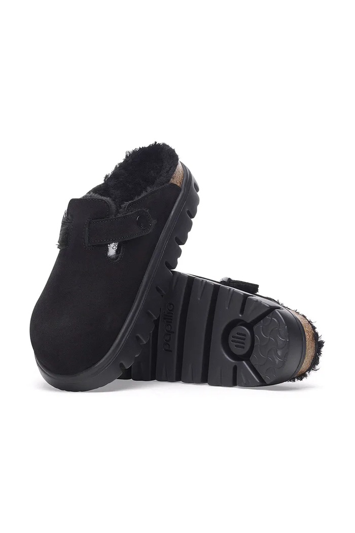 Boston Chunky Shearling LEVE klapki z odkrytą piętą damskie zamszowe Birkenstock 1028453 czarny