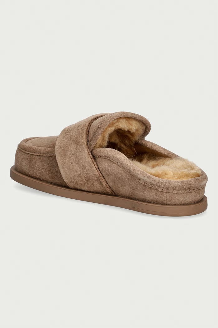 Obuwie Inuikii klapki mules damskie zamszowe Shearling Mule Soft 1006.003.0041.250 beżowy