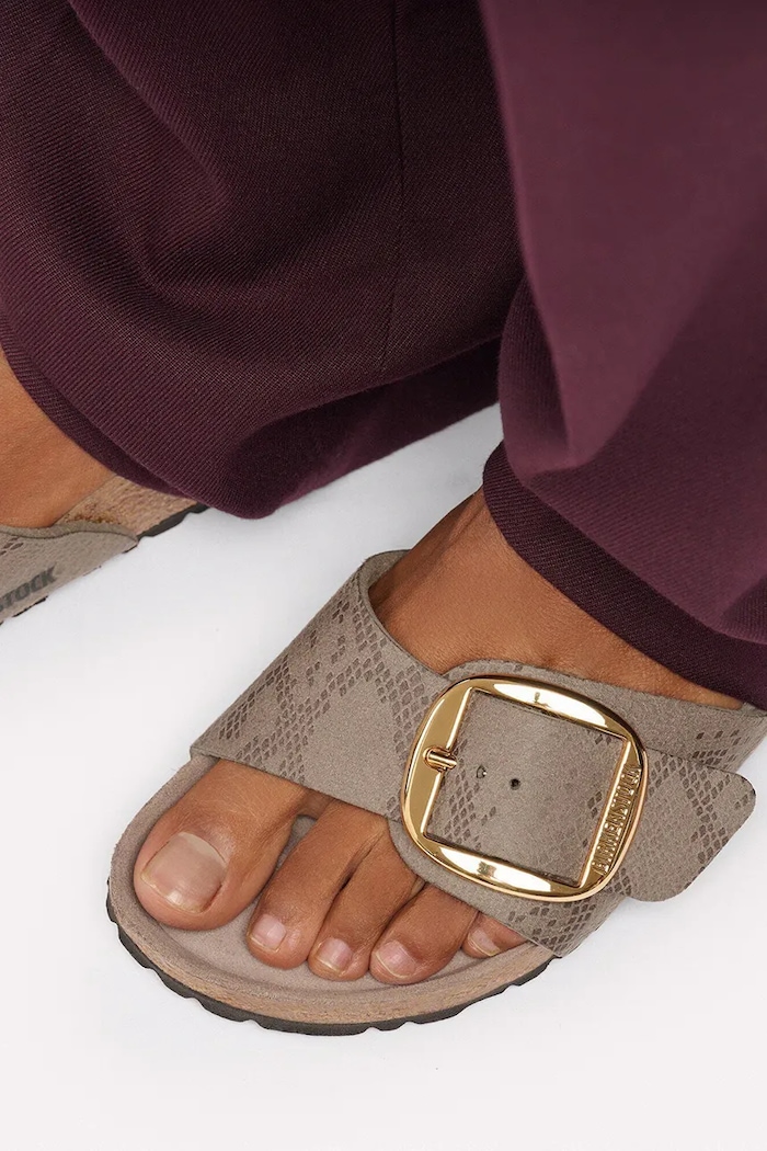 Birkenstock šľapky na plochom podpätku dámske Madrid Big Buckle Synthetics 1032935