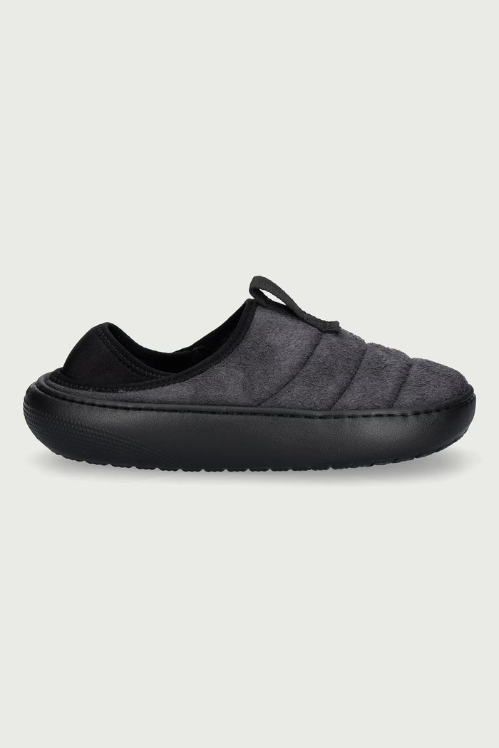 Crocs Kapcie Classic Suede Moc 212097.001 czarny AW26