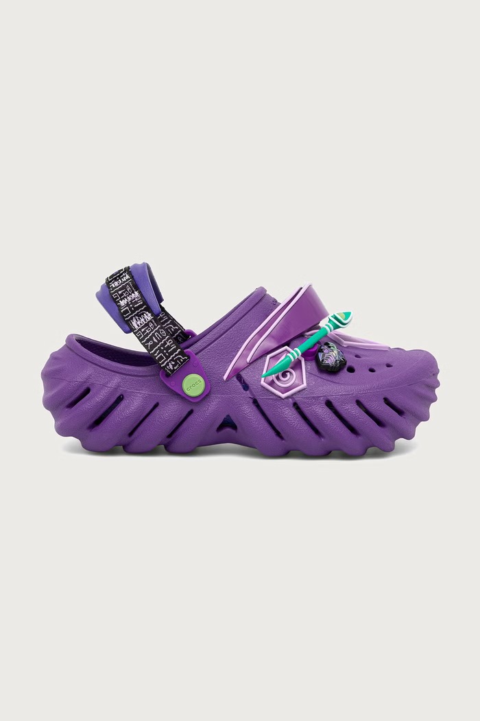 Crocs Klapki Yugioh Dark Magician Clog 213591.90H fioletowy AW26