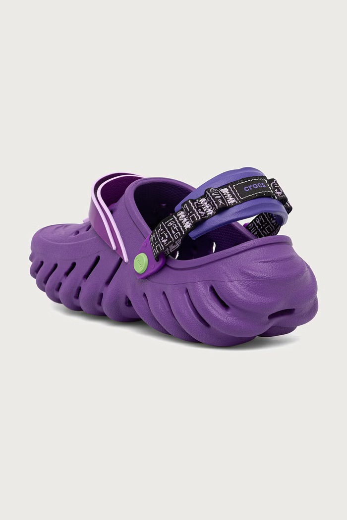 Obuwie Crocs Klapki Yugioh Dark Magician Clog 213591.90H fioletowy