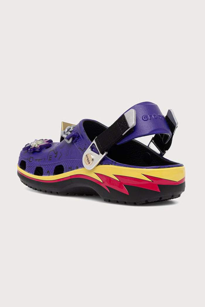 Obuwie Crocs Klapki Classic Yugi Oh Yugi Clog 213589.90H fioletowy