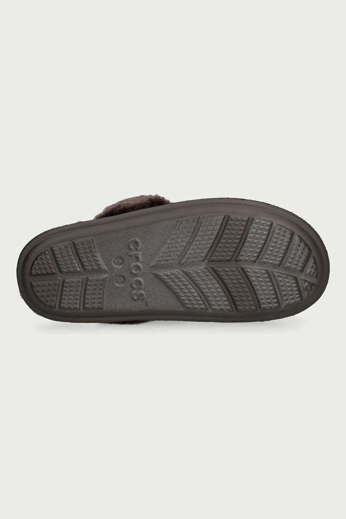 Kapcie Classic Fuzz Scuff Slipper Crocs brązowy 212143.2ME