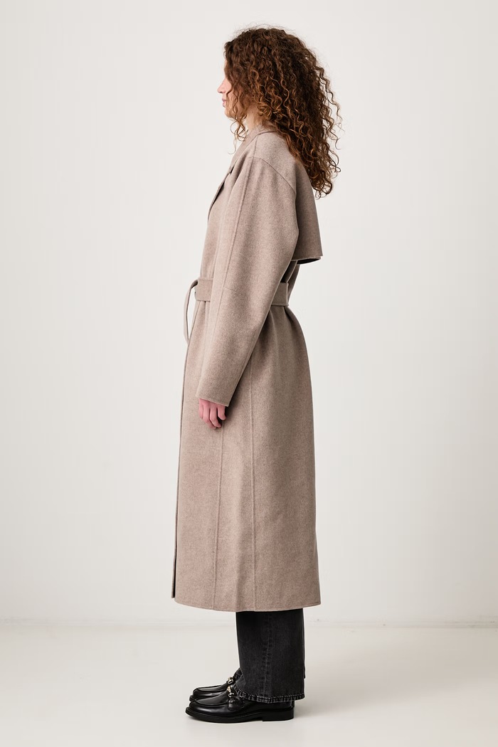 Пальто из шерсти для женщин Maison Kitsuné MRWWQ06WQ4050 коричневый