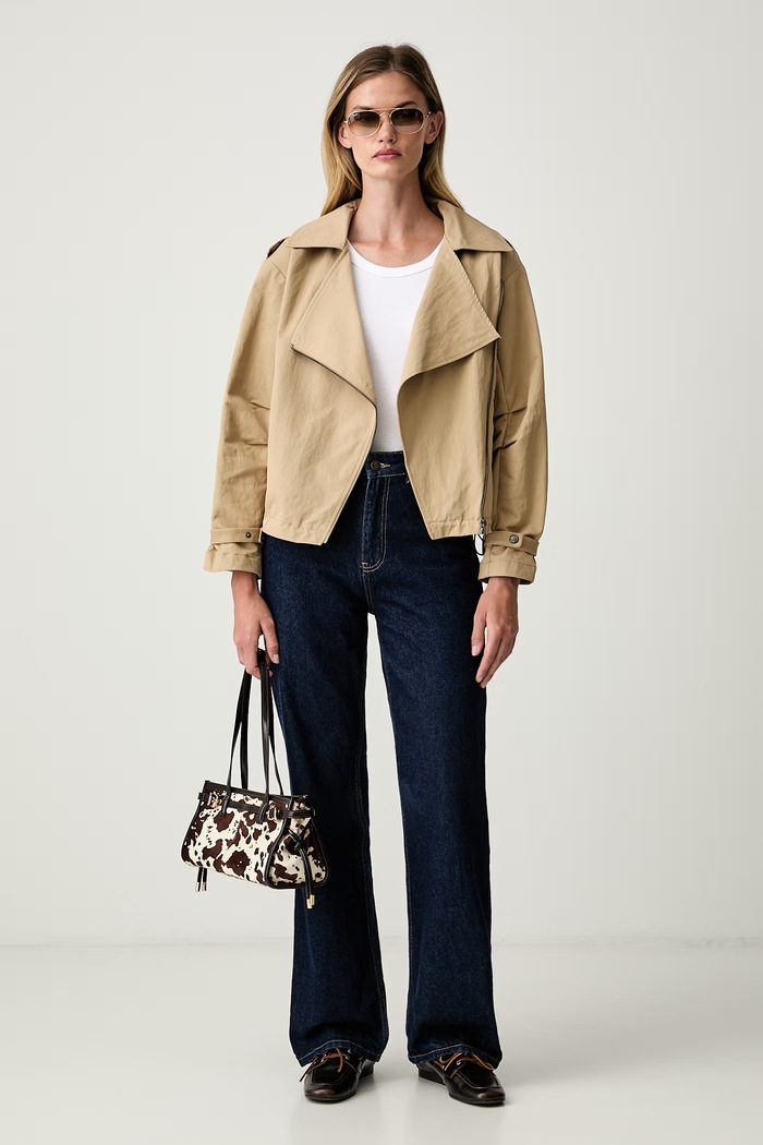 DKNY krótka kurtka damska z bawełną P6GC7E20 beżowy AW26