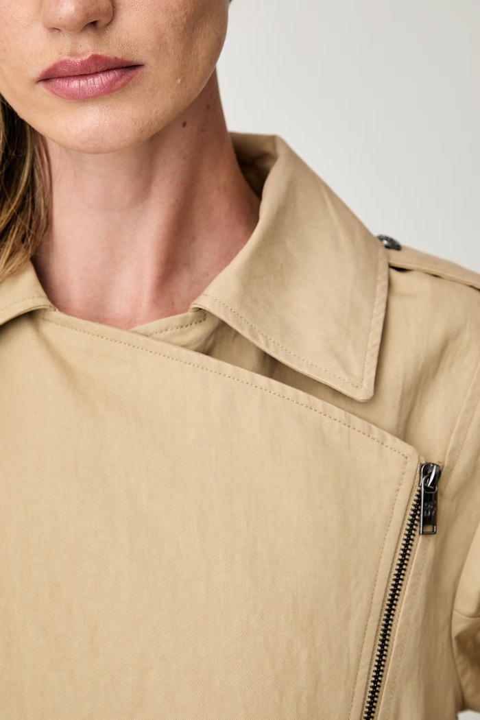 DKNY krótka kurtka damska z bawełną P6GC7E20 beżowy