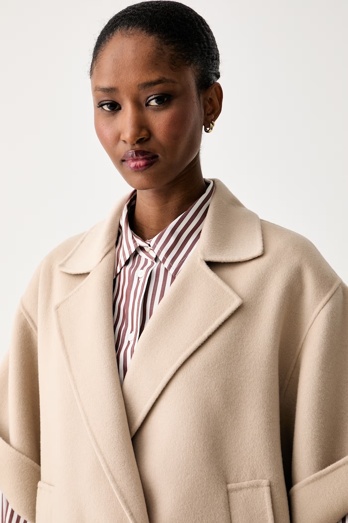 Weekend Max Mara krótki płaszcz damski wełniany WKDNEO 2625086031600 beżowy