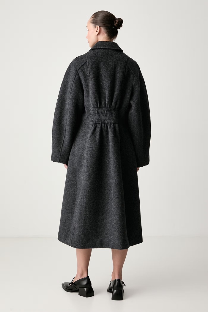 Odzież Stine Goya Płaszcz damski z wełną SG.AW26.O025.2561 szary