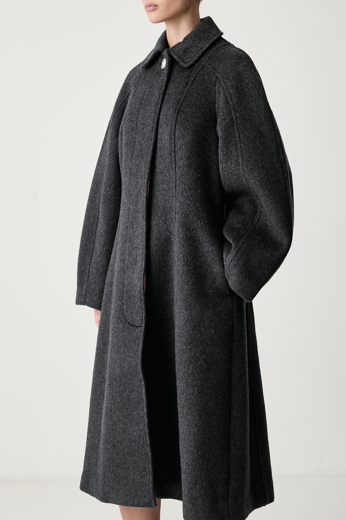 Płaszcz damski z wełną Stine Goya SG.AW26.O025.2561 szary