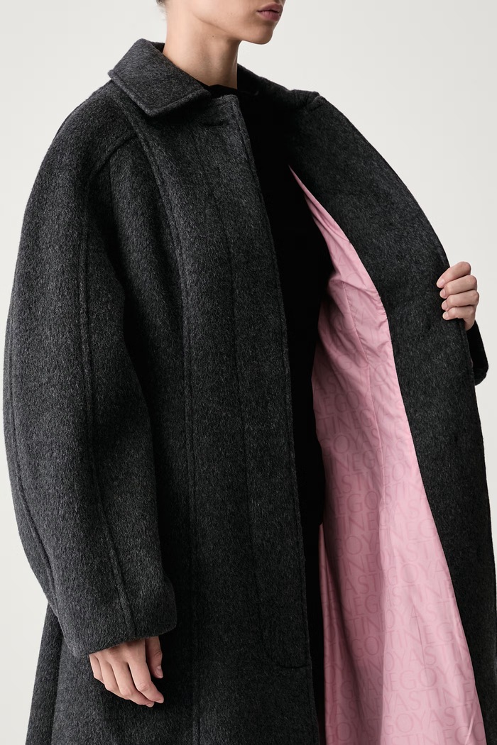 Stine Goya Płaszcz damski z wełną SG.AW26.O025.2561