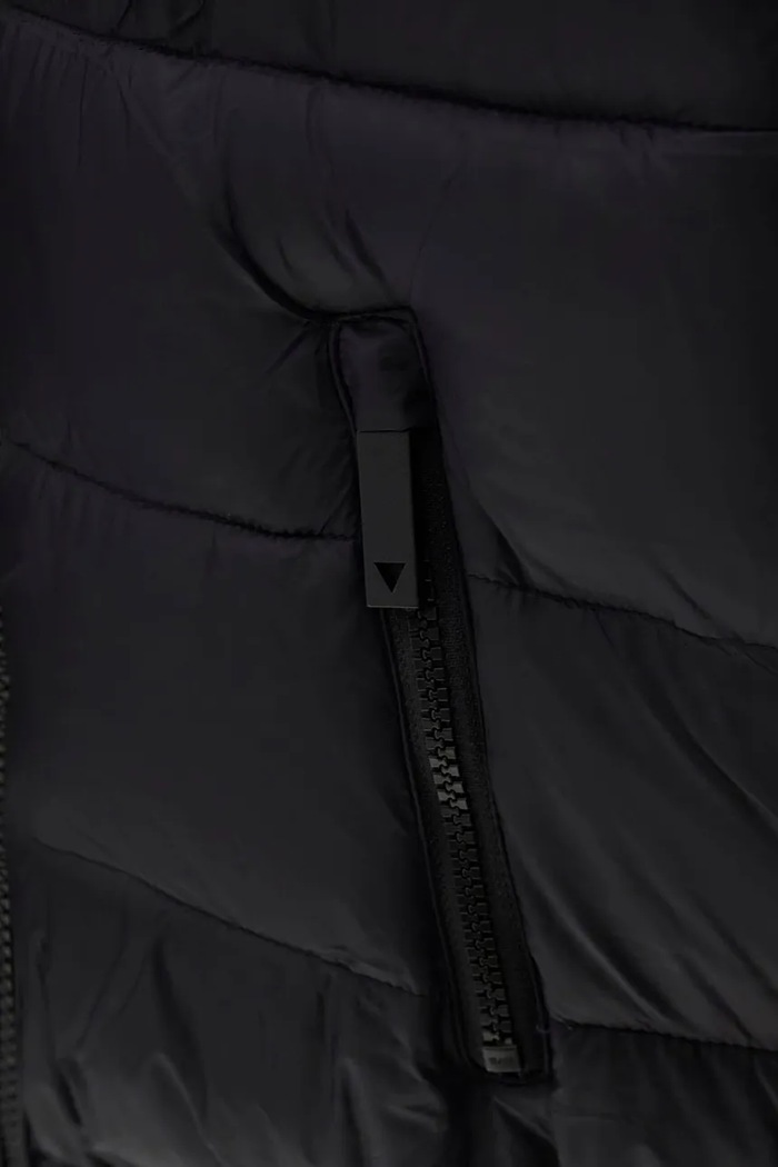 Kurtka pikowana dziecięca Guess L6BL20.W4826.9BY2 czarny