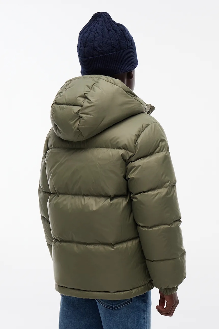 Chłopiec Tommy Hilfiger Kurtka puchowa dziecięca KB0KB10091.98.122.9BY2 zielony