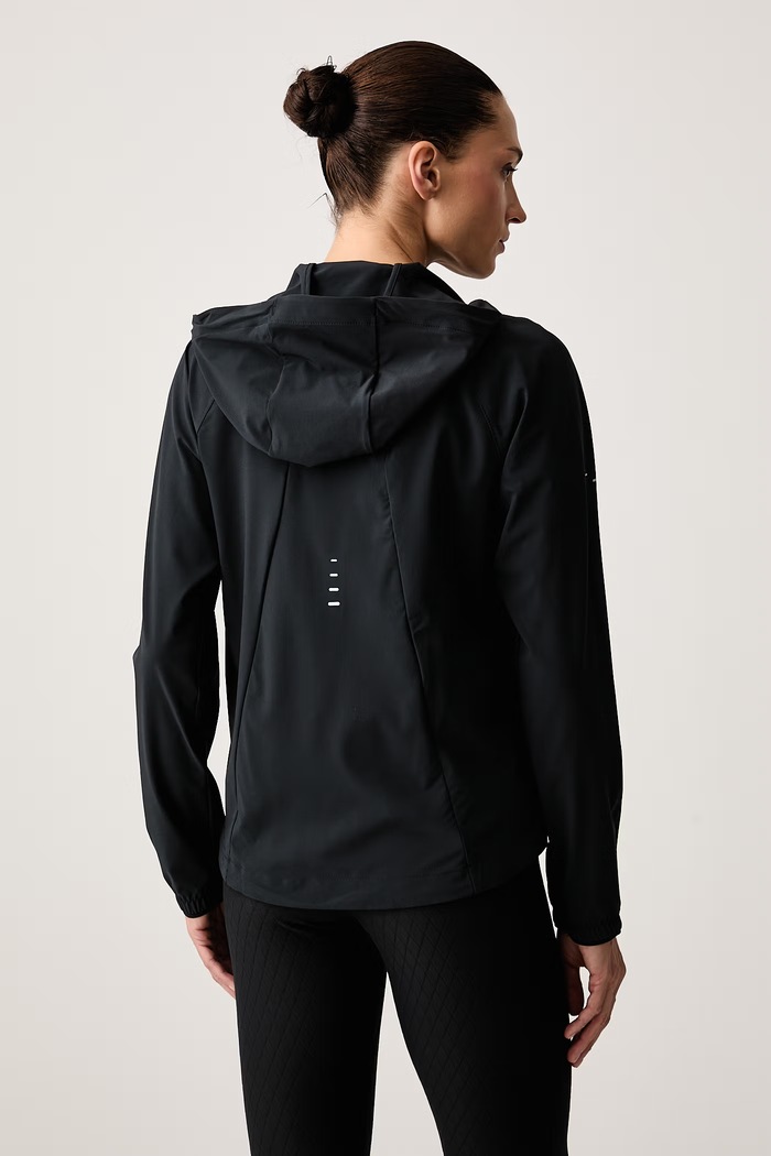 Odzież Nike Kurtka do biegania damska Swift Repel HQ0650.010 czarny