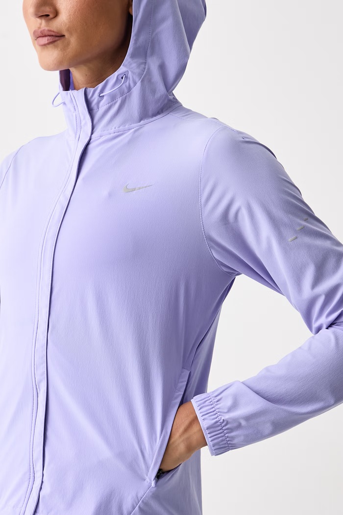 Kurtka do biegania damska Swift Repel Nike HQ0650.580 fioletowy