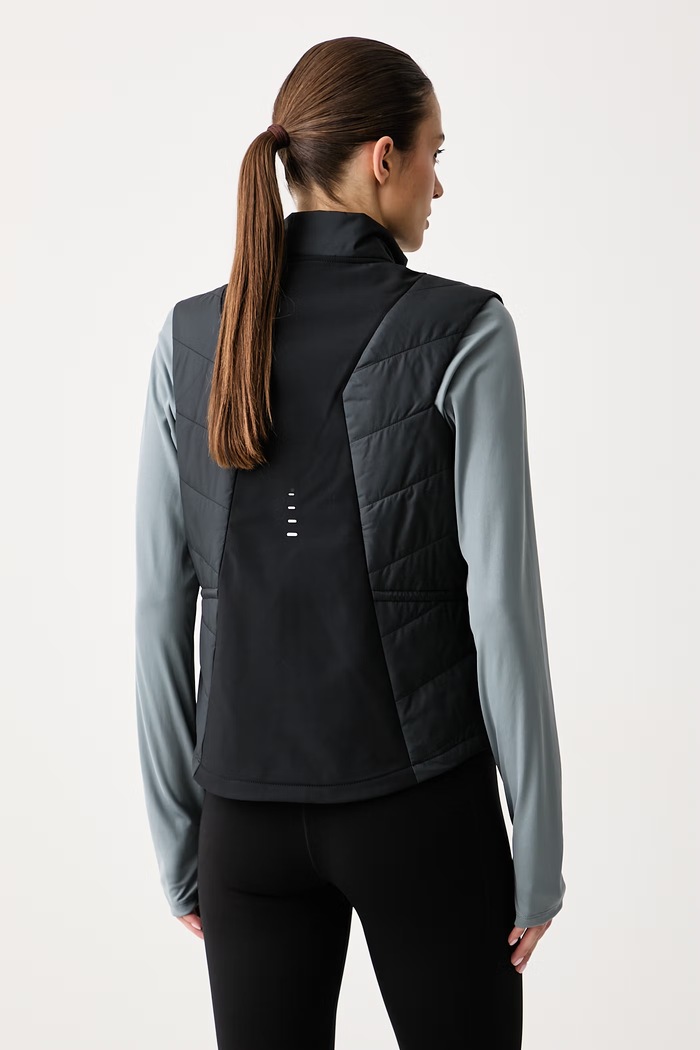 Odzież Nike Bezrękawnik do biegania damski Swift Therma-FIT HV2655.010 czarny
