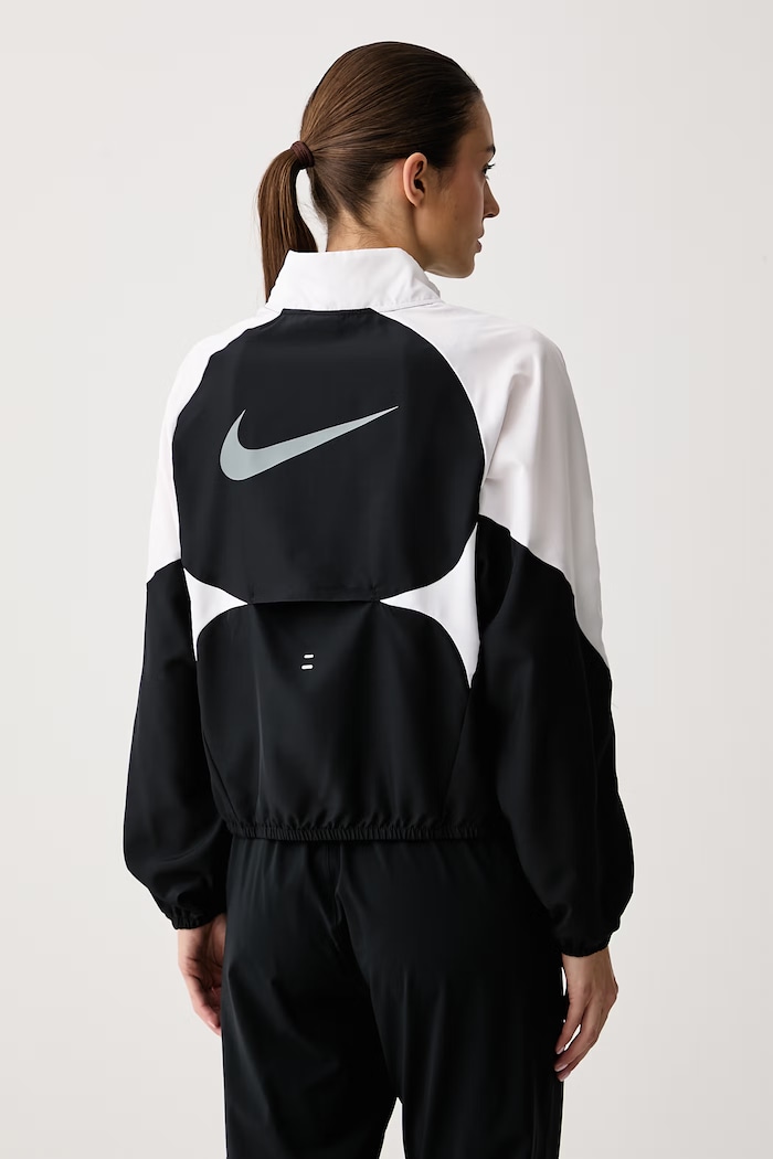 Odzież Nike Kurtka do biegania damska Tempo Swoosh Dri-FIT IM7579.011 czarny