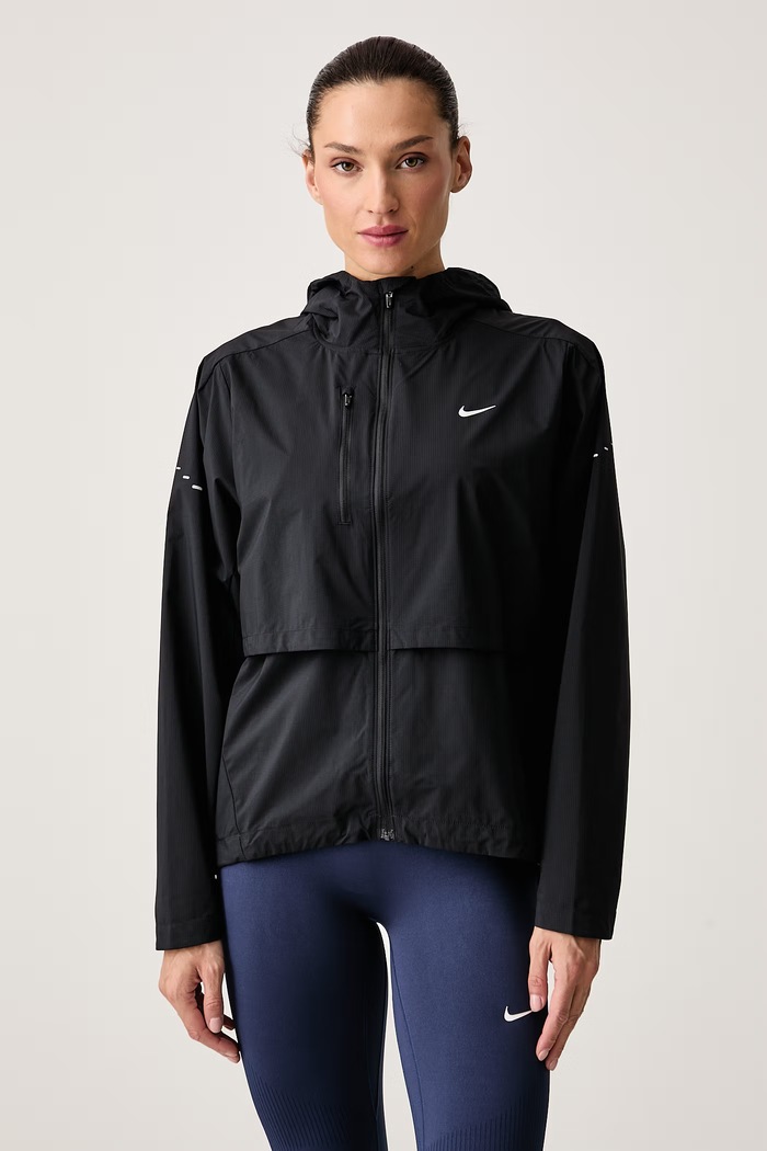 Nike Kurtka damska Swift Storm-FIT czarny IH8141.010