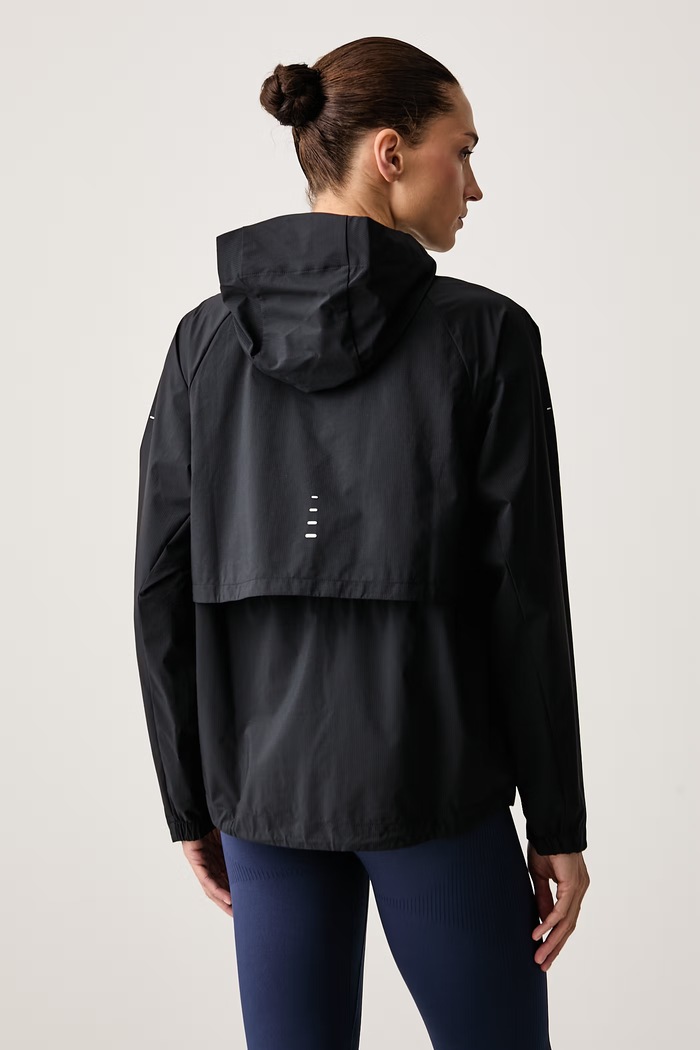 Odzież Nike Kurtka damska Swift Storm-FIT IH8141.010 czarny