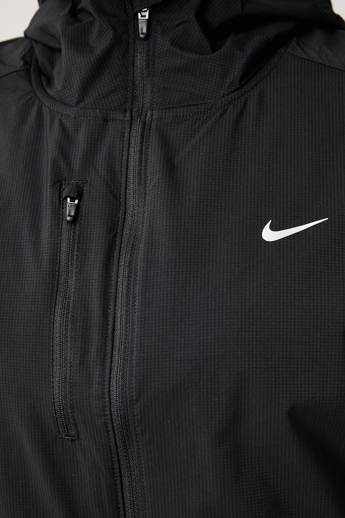 Kurtka damska Swift Storm-FIT Nike czarny IH8141.010