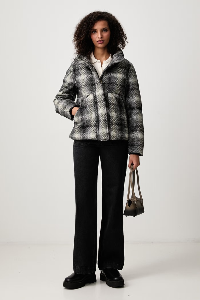 Woolrich CFWWOU2258FRUT5485 kurtka puchowa damska wełniana CFWWOU2258FRUT5485 beżowy AW26