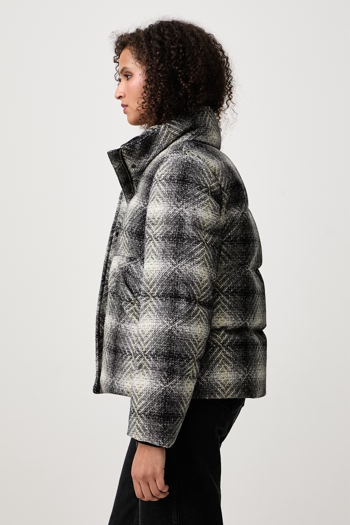 CFWWOU2258FRUT5485 kurtka puchowa damska wełniana Woolrich CFWWOU2258FRUT5485 beżowy