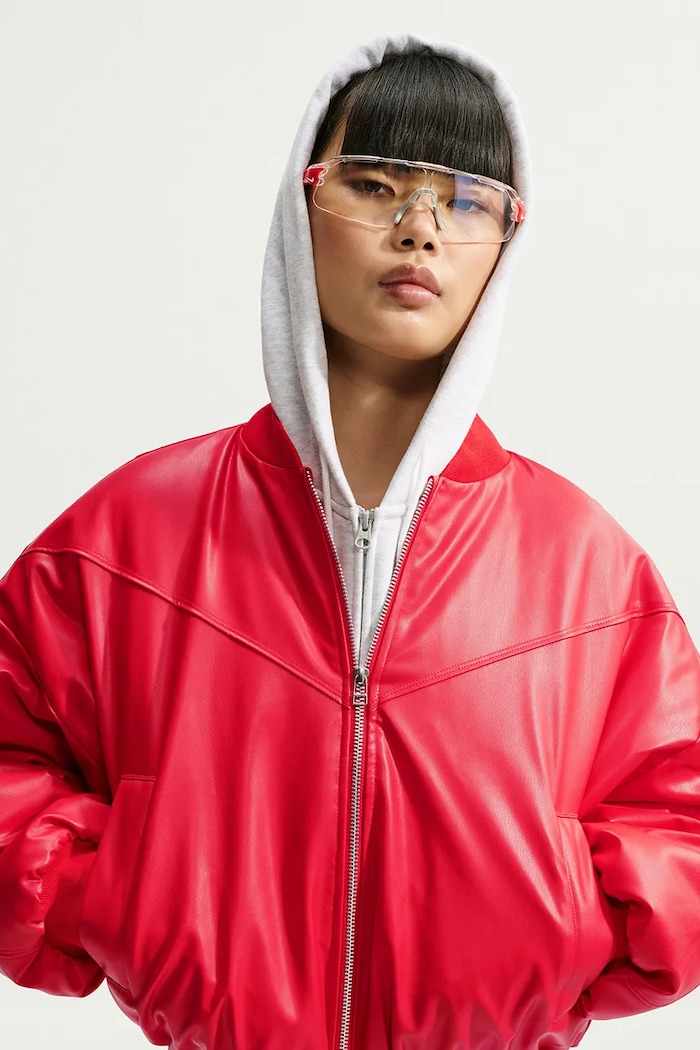 Odzież Nike Sportswear Bomberka dziecięca z imitacji skóry Therma-FIT IF5903.657 czerwony