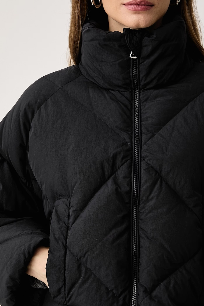 Kurtka puchowa damska WKDEDITO Weekend Max Mara 2625486022600 czarny