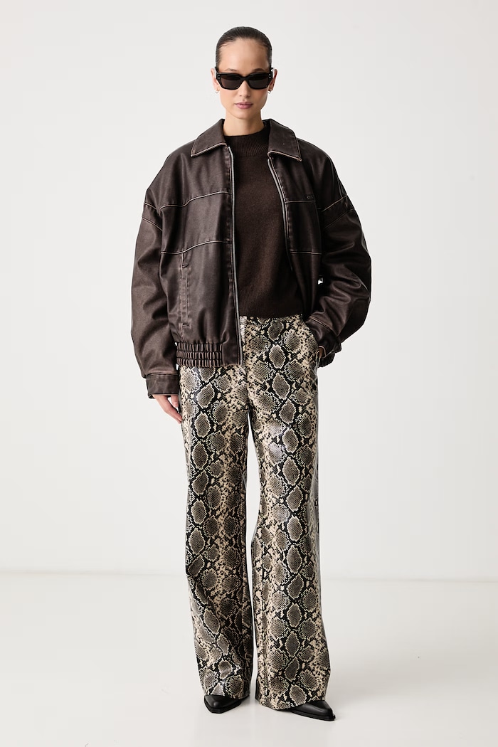 Guess Jeans Prechodná bunda dámska z imitácie kože W6BL85.K7322 hnedá AW26