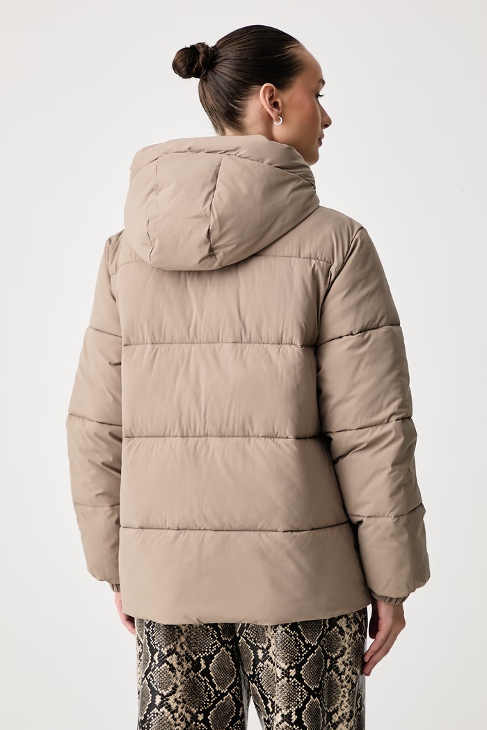 Oblečenie Guess Jeans Bunda dámska W6BL27.W3793 béžová