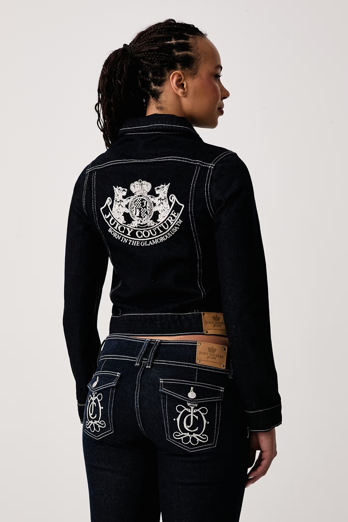 Odzież Juicy Couture Kurtka jeansowa damska bawełniana DOG CREST DENIM JCDIJ226951 granatowy