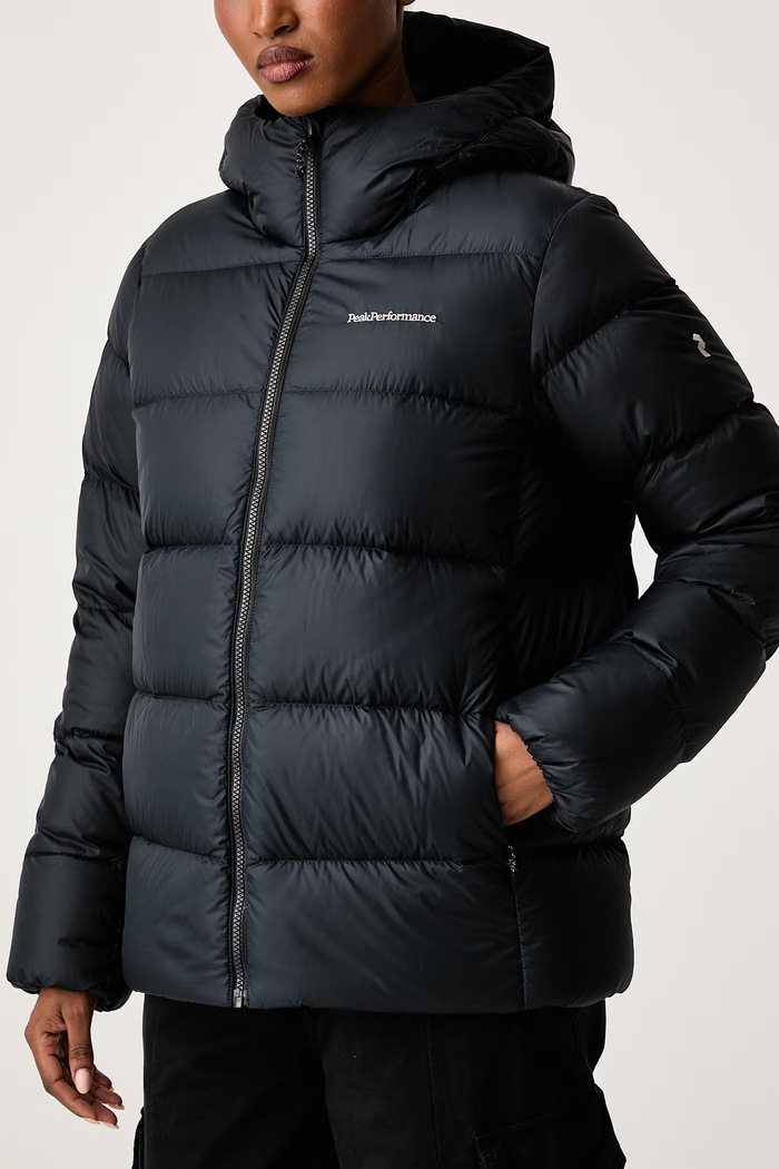 Kurtka puchowa damska Frost Down Peak Performance G81450060 czarny