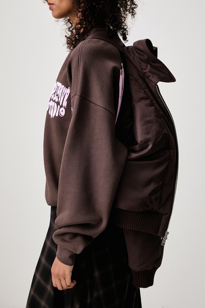 Maison Kitsuné Bomber krótka kurtka damska z bawełną MRWWV02WQ4109